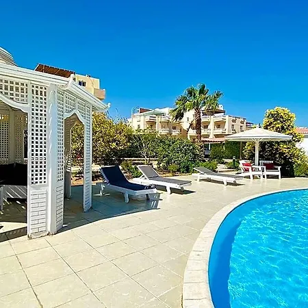 Studio Cherry Mit Pool Anlagen