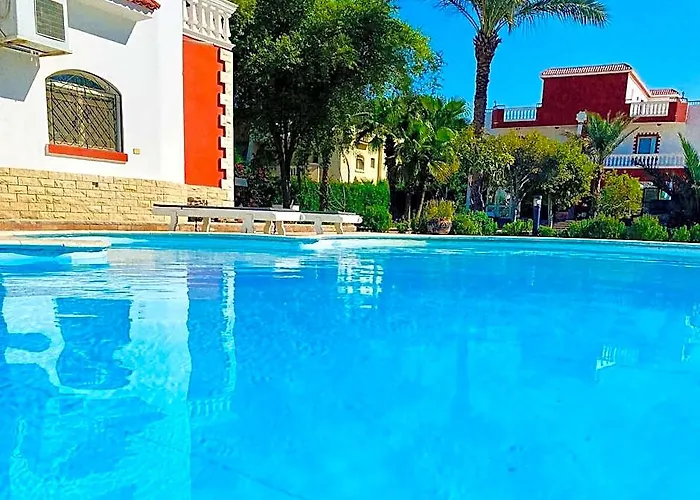 Cherry Mit Pool Anlagen فندق